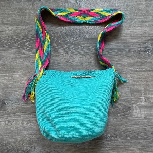 Wayuu Mochilla Bag Teal Bucket Shoulder Bag Colorful Crochet Columbia Boho Retro - Picture 2 of 8